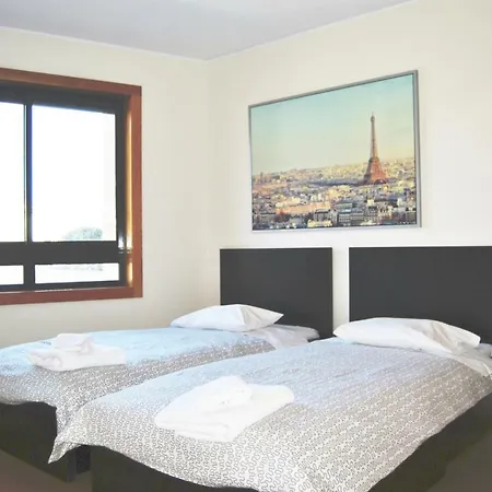 Parque Nacoes Prime 16 - 3 Quartos * 리스본