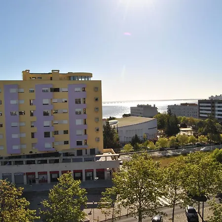 Parque Nacoes Prime 16 - 3 Quartos * ליסבון